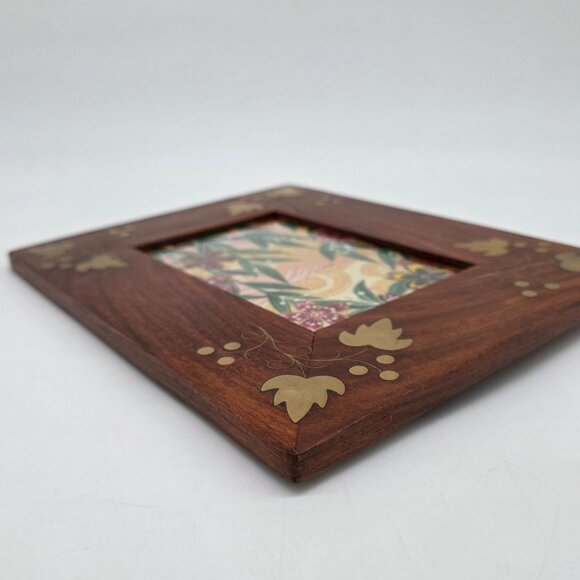 Handcrafted Wooden Photo Frame With Brass Inlay Vine Leaf Design 3.5x5.5 Inch - Picture 8 of 11